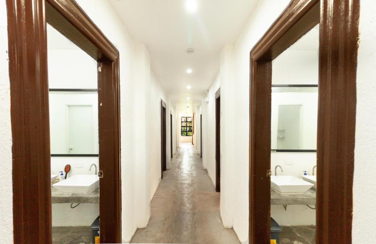 Sunlit Hostel General Luna  Εξωτερικό φωτογραφία