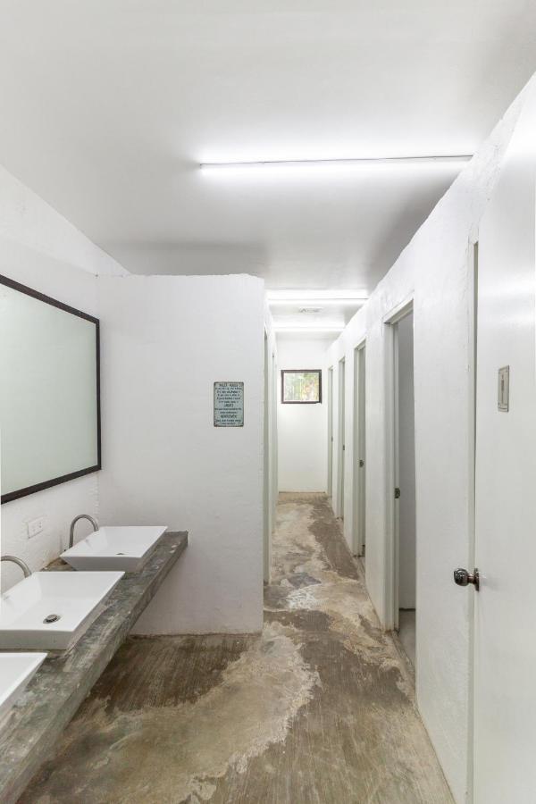 Sunlit Hostel General Luna  Εξωτερικό φωτογραφία
